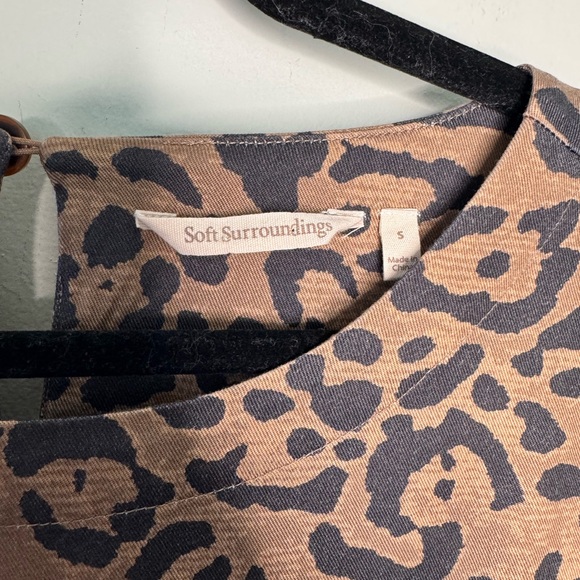 Soft Surroundings Raelynn Lyocell Pullover Leopard Blouse Top Button Detail S - Picture 5 of 10